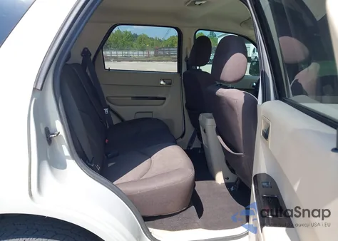 2008 Mazda Tribute I Touring z USA, uszkodzony, nr VIN 4F2CZ92Z98KM24828